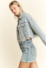 Load image into Gallery viewer, FRAYED HEM SMILEY PATCH CROPPED DENIM JACKET