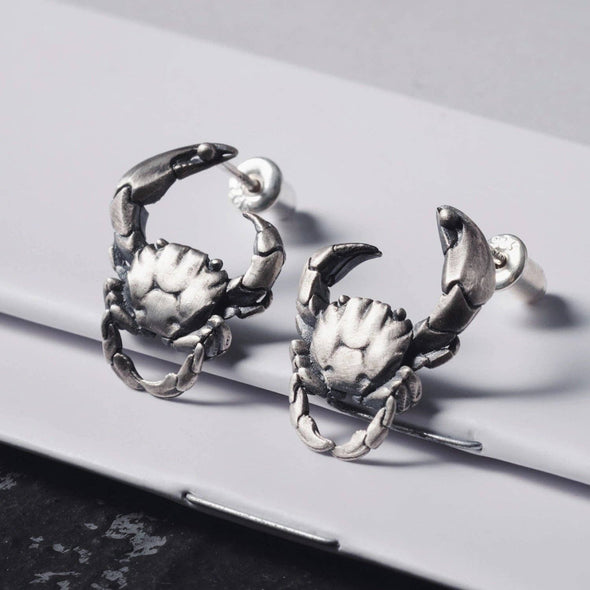 Coppertist.wu - Crab Earrings: Oxidized Silver