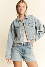 Load image into Gallery viewer, FRAYED HEM SMILEY PATCH CROPPED DENIM JACKET