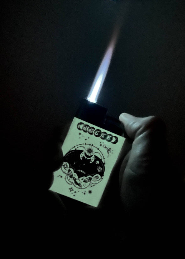 MYSTICAL BAT LIGHTER (glow in the dark)