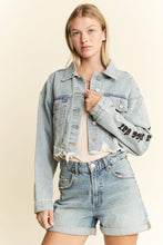 Load image into Gallery viewer, FRAYED HEM SMILEY PATCH CROPPED DENIM JACKET