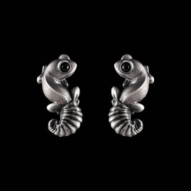 Coppertist.wu - Knob Tail Gecko Earrings: Oxidized Silver